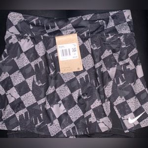NWT XS Nike Dri-Fit Tennis skirt black and gray
